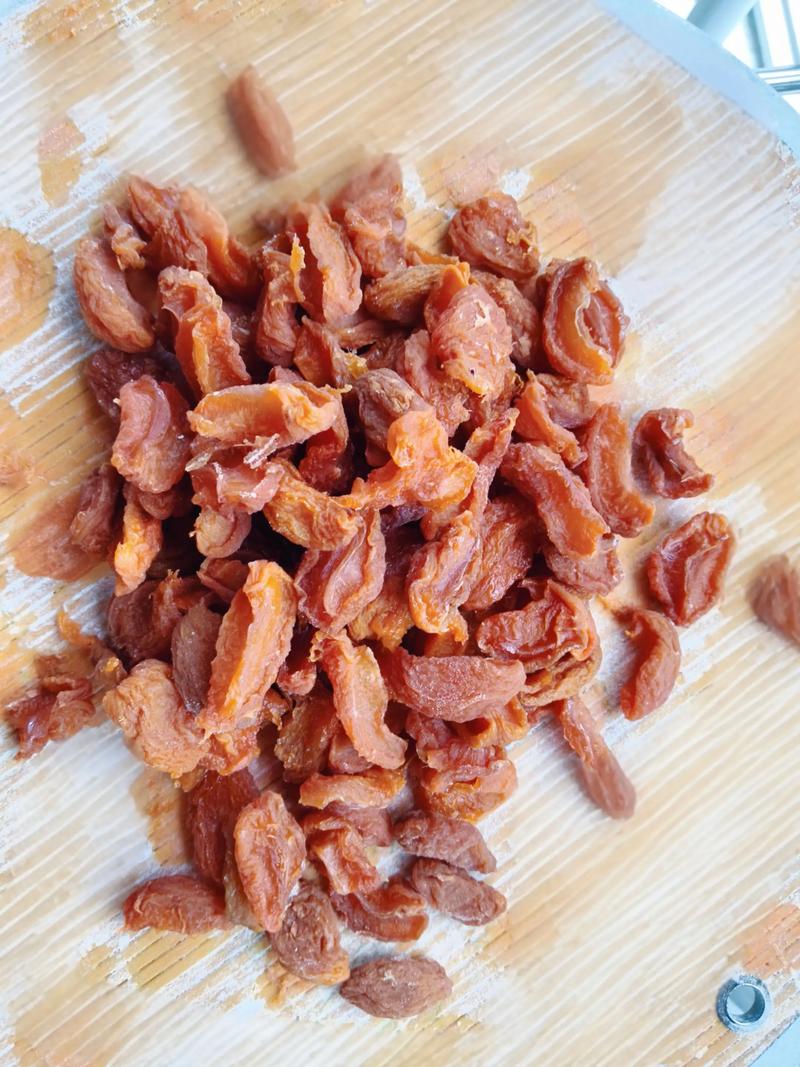 杏干吃多了有什么副作用 杏干一天吃多少合适 杏干吃多了有什么副作用 杏干一天吃多少合适